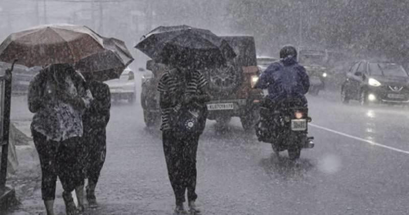 സംസ്ഥാനത്ത് അതിതീവ്ര മഴ: ഞായറാഴ്ച കണ്ണൂര്‍, കാസര്‍കോട് ജില്ലകളില്‍ ഓറഞ്ച് അലേര്‍ട്ട്; ഏഴ് ജില്ലകളില്‍ യെല്ലോ അലേര്‍ട്ട്