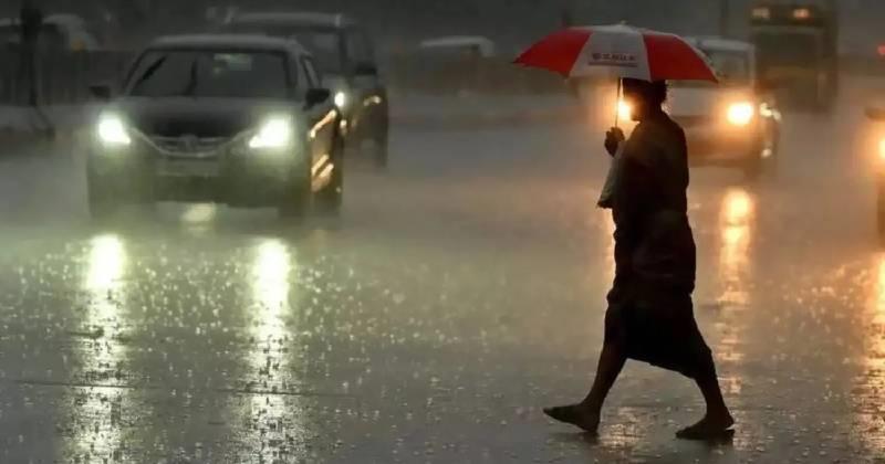 സംസ്ഥാനത്ത് പെരുമഴ: എറണാകുളം, ഇടുക്കി, തൃശൂര്‍ ജില്ലകളില്‍ റെഡ് അലര്‍ട്ട്; അഞ്ച് ജില്ലകളില്‍ ഓറഞ്ച് അലര്‍ട്ട്