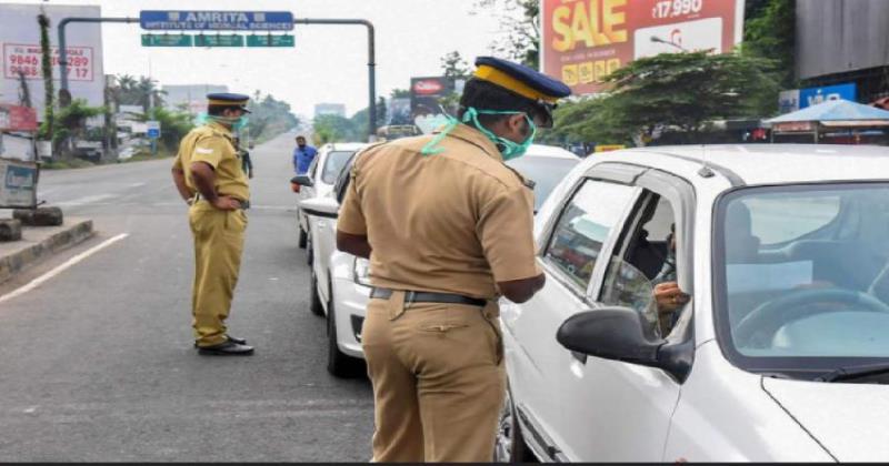 പാലക്കാട് നിരോധനാജ്ഞ 28 വരെ നീട്ടി; രണ്ടു പേര്‍ ഒരുമിച്ചുള്ള യാത്ര വിലക്ക് തുടരും