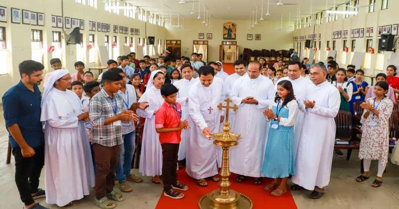 പ്രതിഭാ സംഗമത്തിന് മൗണ്ട് സെന്റ് തോമസില്‍ തുടക്കം; ലക്ഷ്യം ക്രിസ്തീയ വീക്ഷണത്തിലൂടെയുള്ള വളര്‍ച്ച 